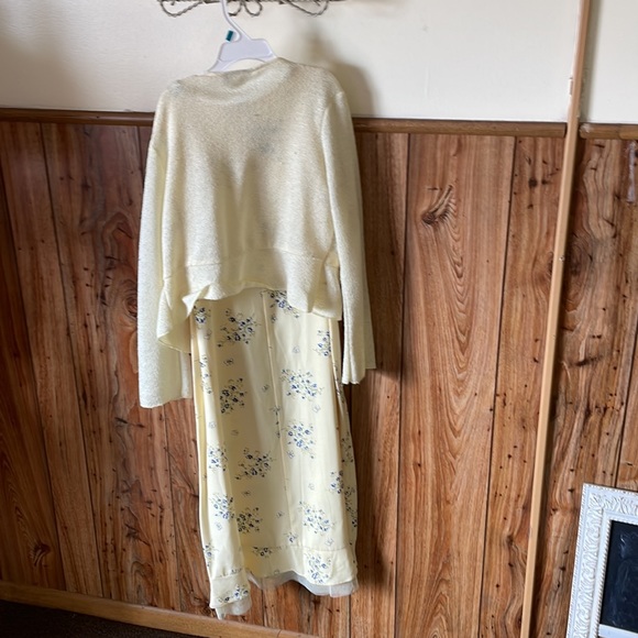 Soft Yellow Long Dress Girls - Picture 2 of 2